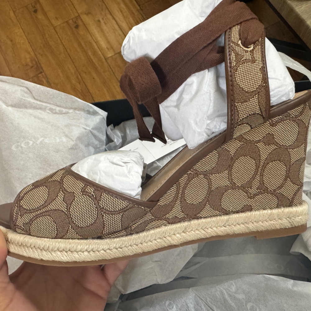 Coach Woman's Size 10 Patrice Sig Espdrill shoes!